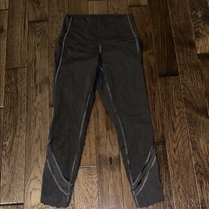 Women’s Lululemon Align capri with scalloped hem size 4 in dark gray